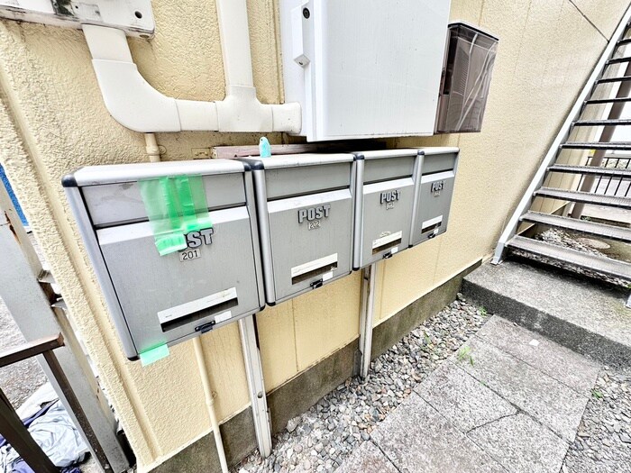 物件外観写真4　(エントランス部分)