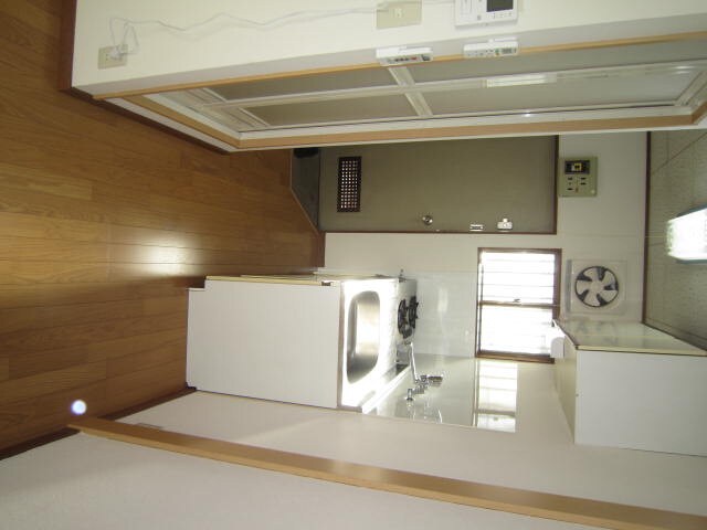 物件内観写真12　(廊下)