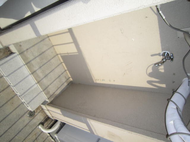 物件内観写真16　(洗濯機置場)