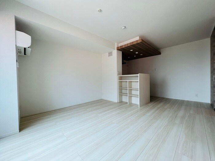 物件内観写真10　(室内からの展望)