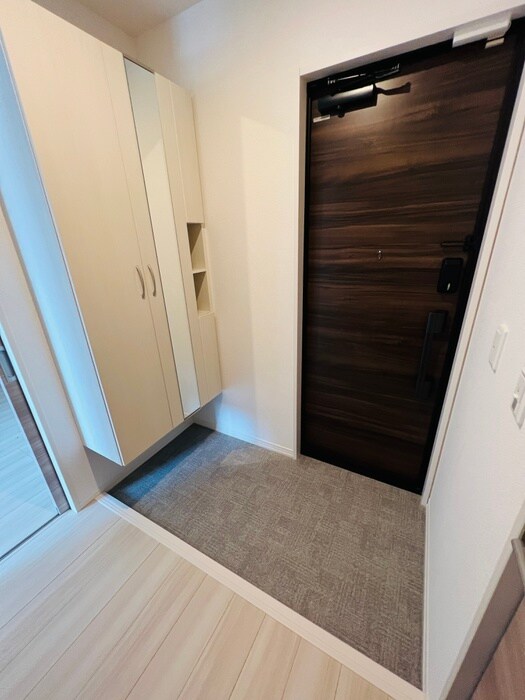 物件内観写真15　(玄関)