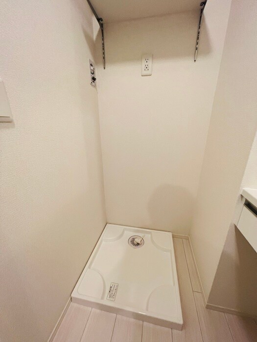 物件内観写真17　(洗濯機置場)