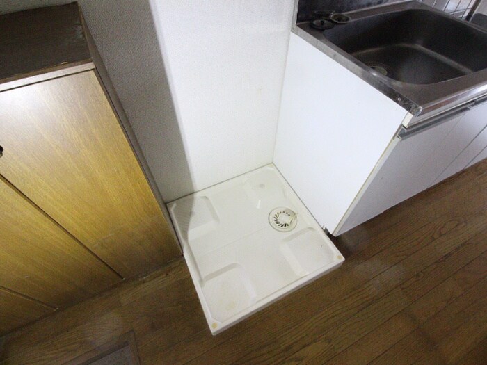 物件内観写真12　(洗濯機置場)