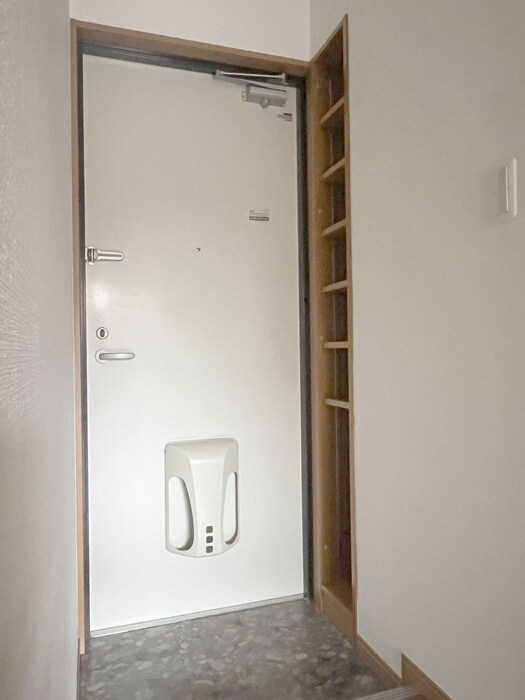 物件内観写真15　(玄関)