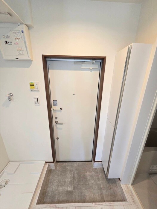 物件内観写真7　(玄関)