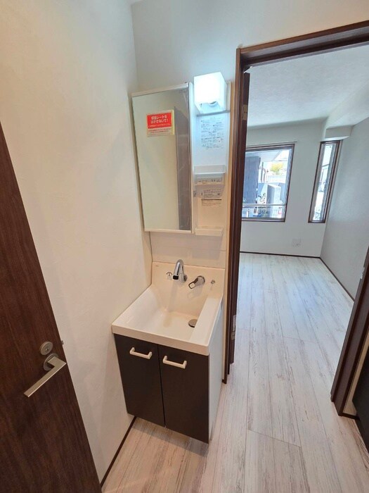 物件内観写真11　(洗面)