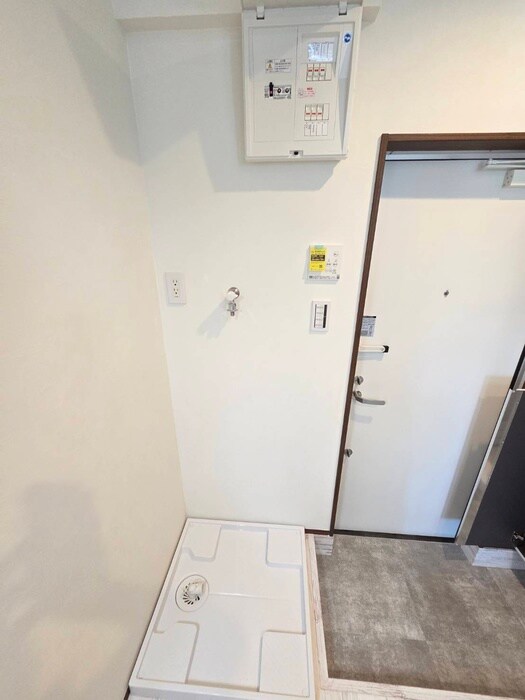 物件内観写真12　(洗濯機置場)