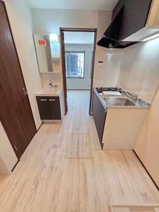 物件内観写真18　(廊下)