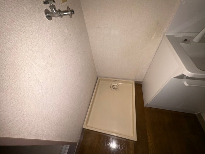 物件内観写真15　(洗濯機置場)