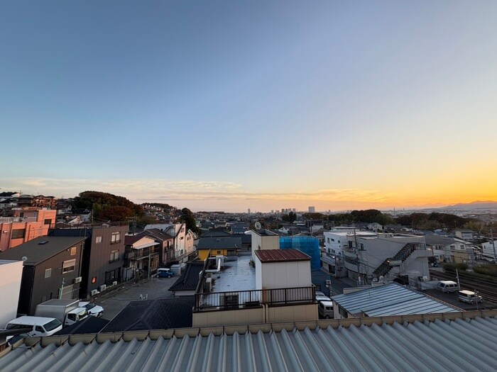 物件内観写真18　(室内からの展望)