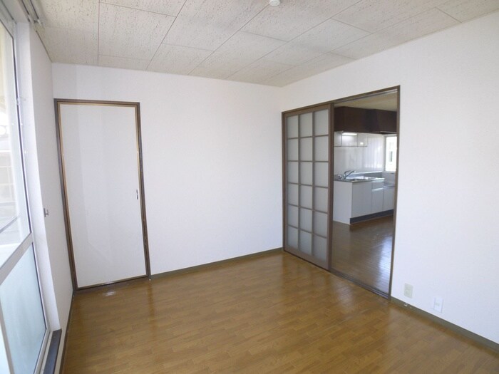 物件内観写真4　(居室)