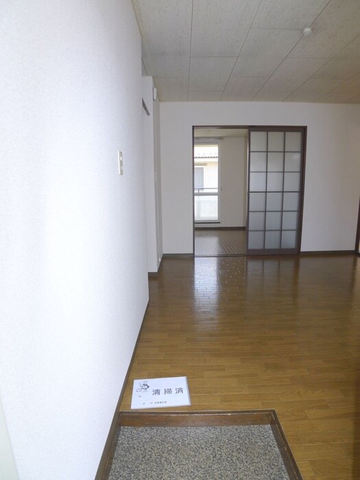 物件内観写真16　(玄関)