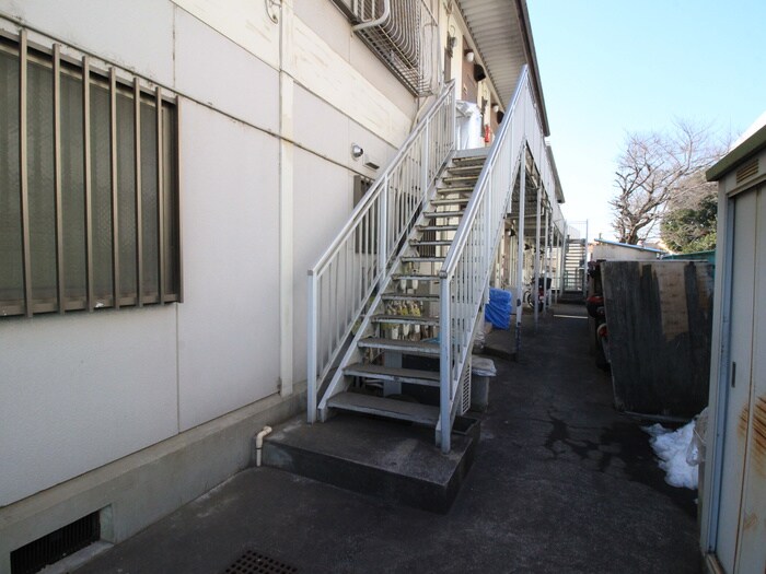 物件外観写真5　(エントランス部分)