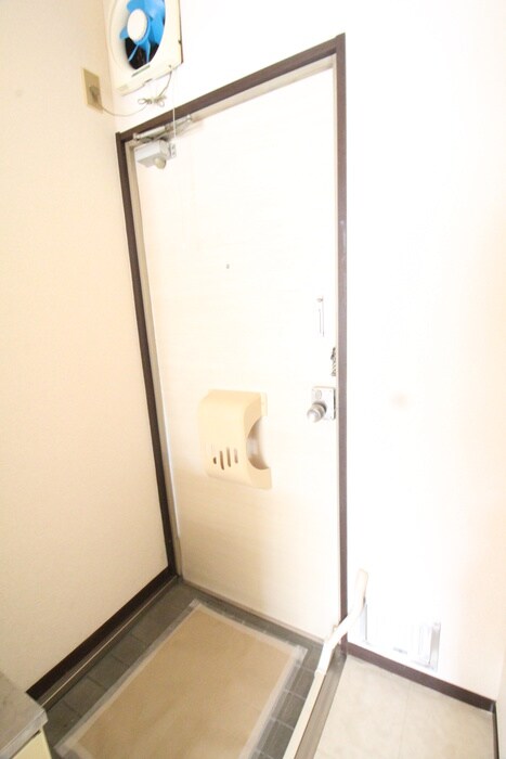 物件内観写真17　(玄関)