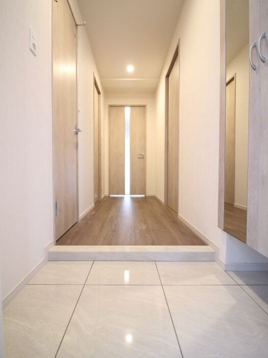 物件内観写真7　(玄関)