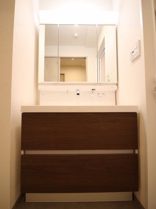 物件内観写真12　(洗面)