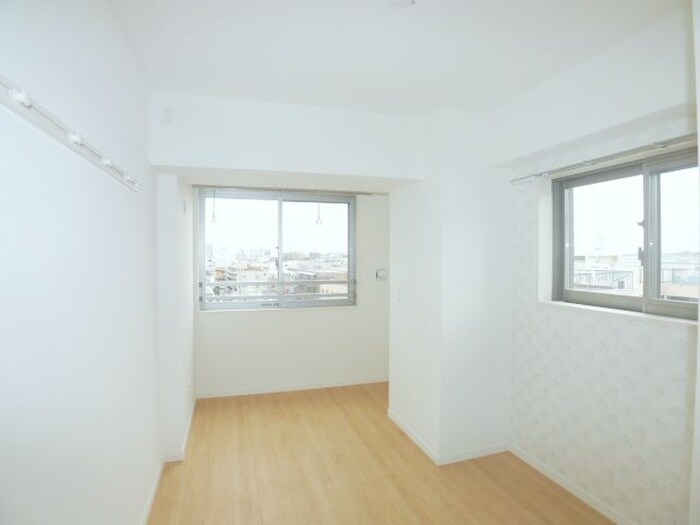 物件内観写真8　(居室)