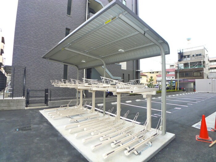 物件外観写真5　(駐輪場)