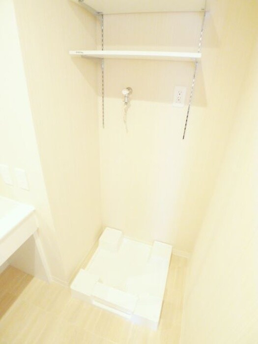 物件内観写真15　(洗濯機置場)