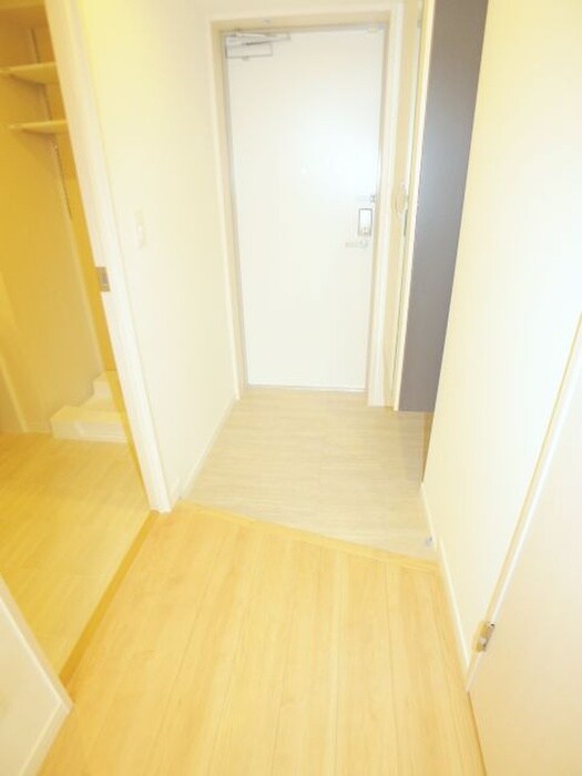 物件内観写真17　(玄関)