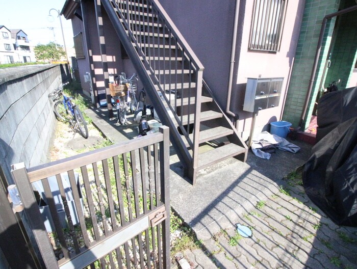 物件外観写真5　(エントランス部分)