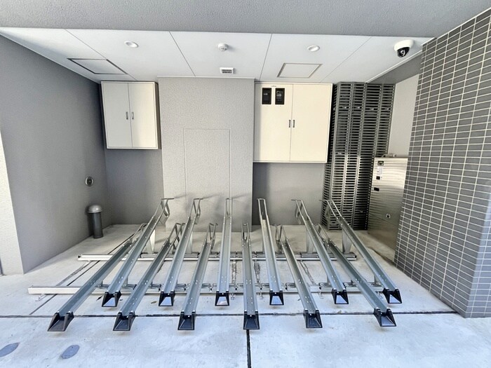 物件外観写真4　(駐輪場)