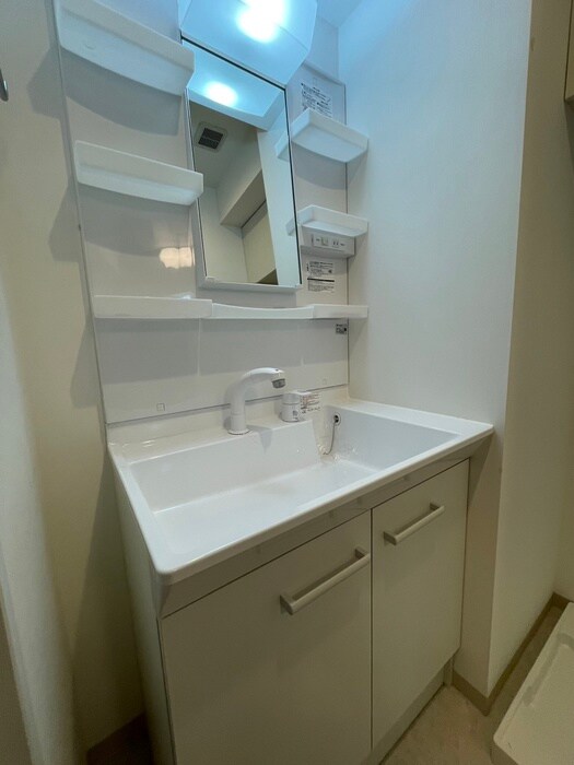 物件内観写真12　(洗面)