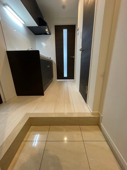 物件内観写真16　(玄関)