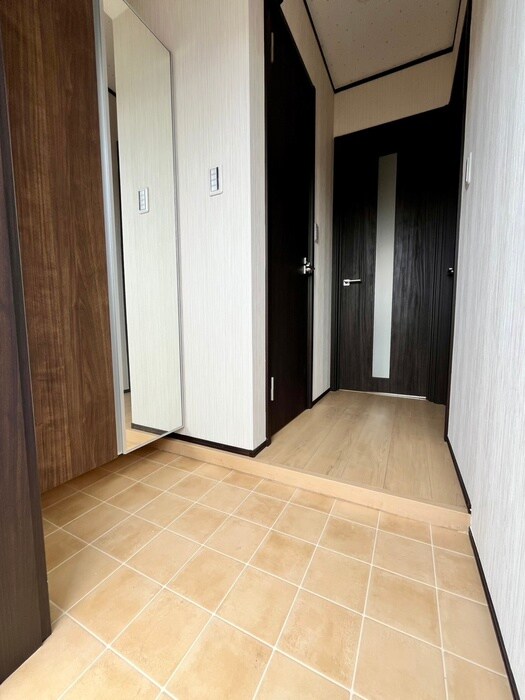 物件内観写真19　(玄関)