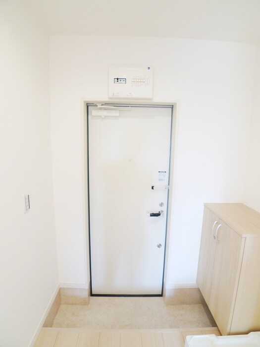 物件内観写真14　(玄関)