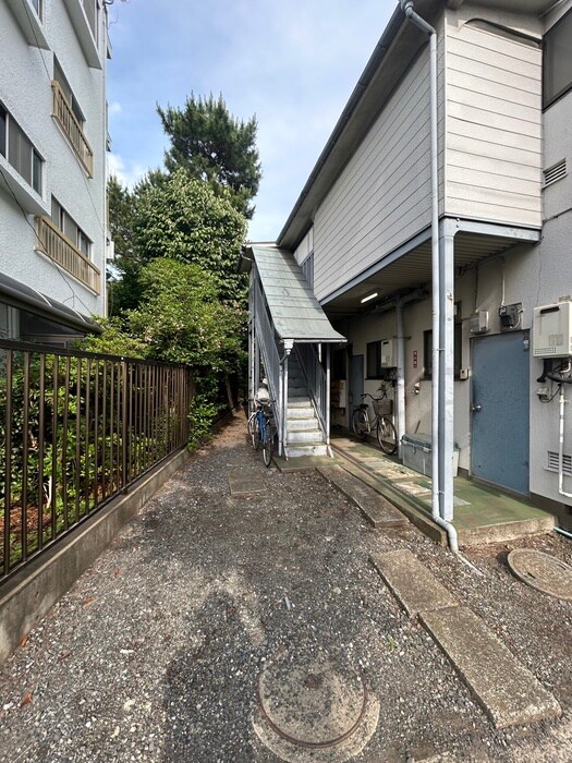 物件外観写真3　(エントランス部分)