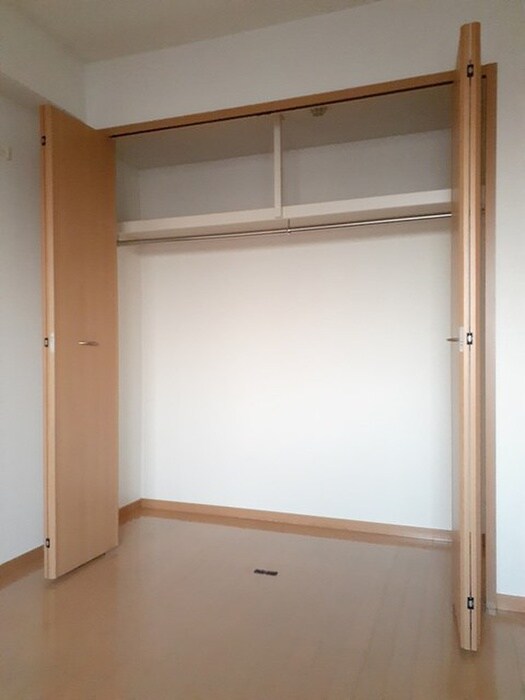 物件内観写真12　(収納)