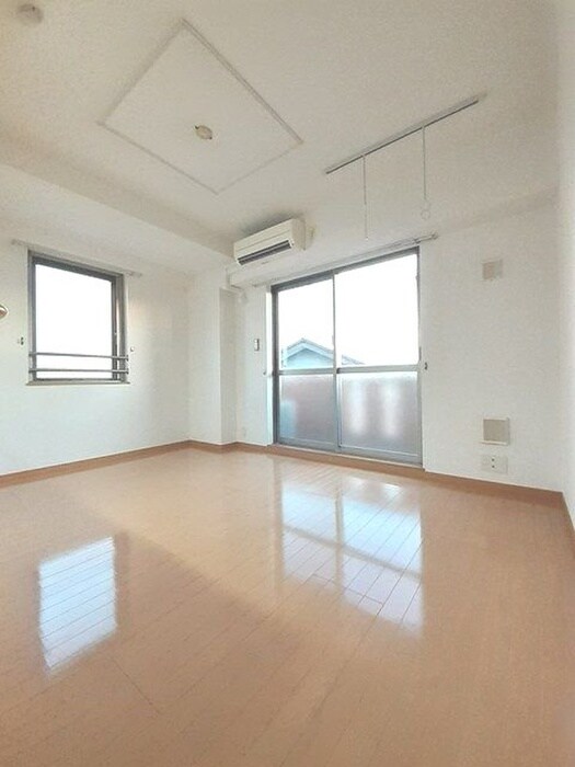 物件内観写真14　(室内からの展望)