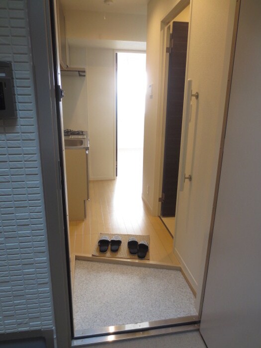 物件内観写真7　(玄関)