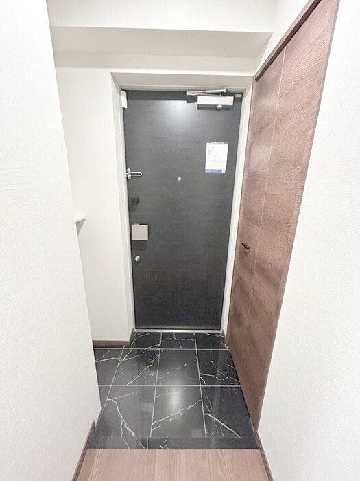 物件内観写真17　(玄関)