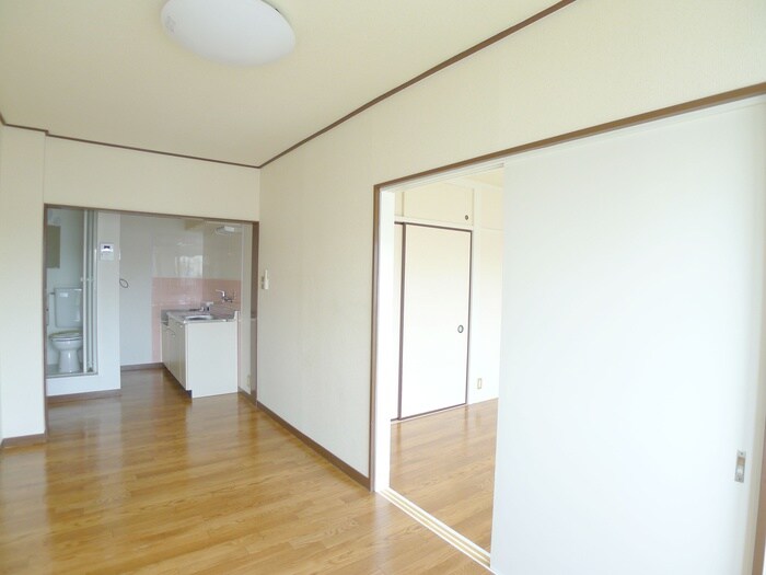 物件内観写真8　(居室)