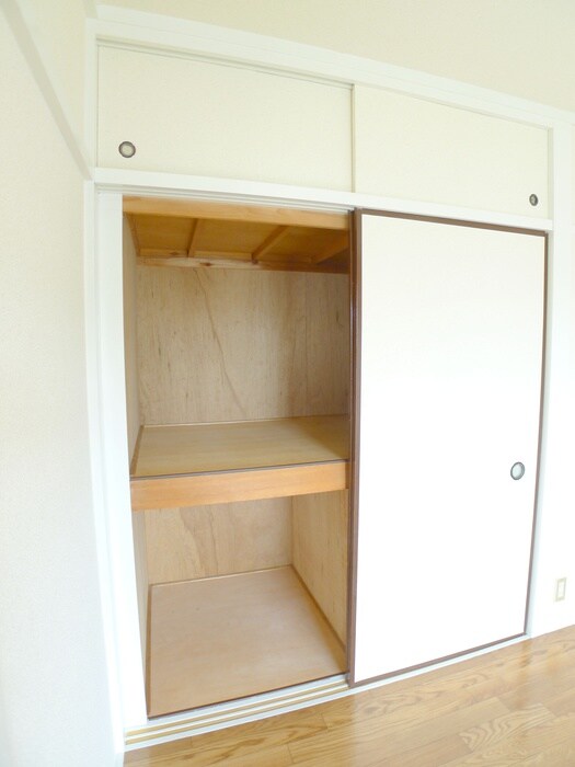 物件内観写真12　(収納)