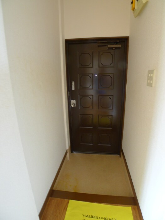 物件内観写真16　(玄関)