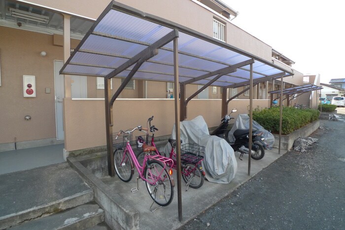 物件外観写真3　(駐輪場)