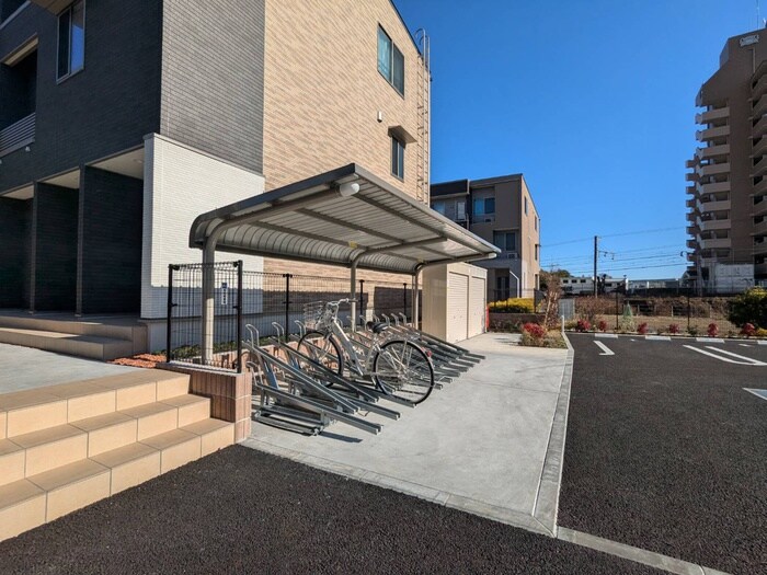 物件外観写真5　(駐輪場)