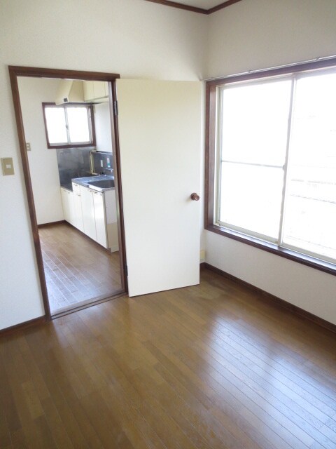 物件内観写真8　(居室)