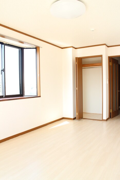 物件内観写真11　(室内からの展望)