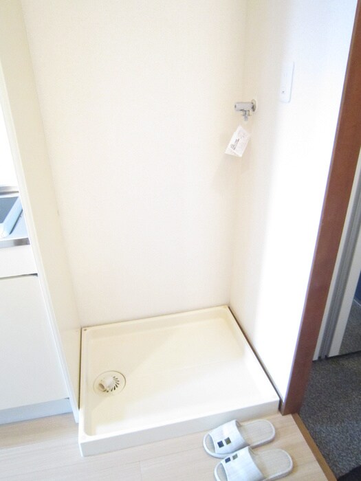 物件内観写真13　(洗濯機置場)