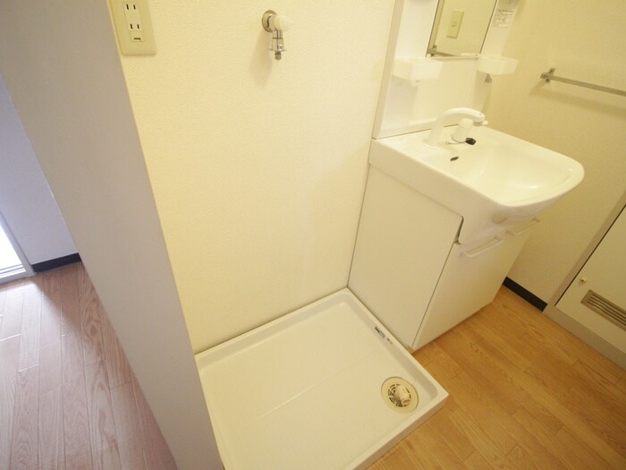 物件内観写真15　(洗濯機置場)