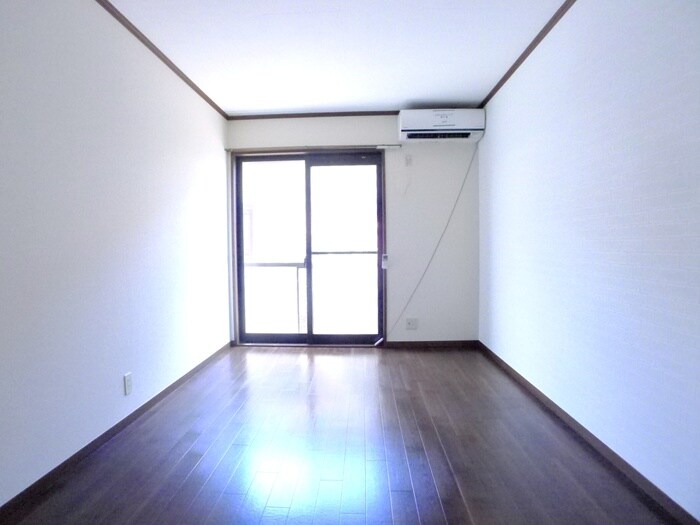 物件内観写真4　(居室)