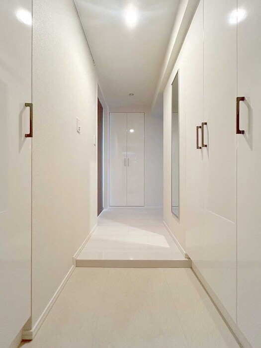 物件内観写真7　(玄関)