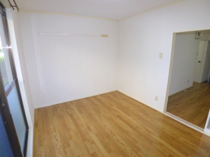 物件内観写真5　(居室)