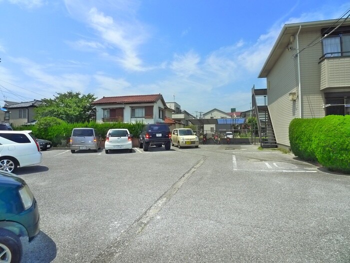 物件外観写真3　(駐車場)