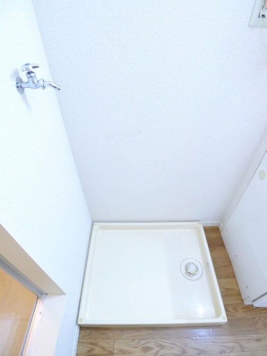 物件内観写真11　(洗濯機置場)