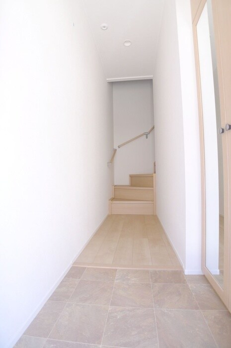 物件内観写真17　(玄関)